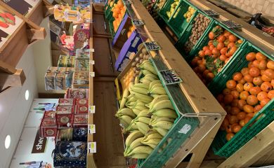 Intérieur supermarché sherpa Crest Voland rayon fruits et légumes